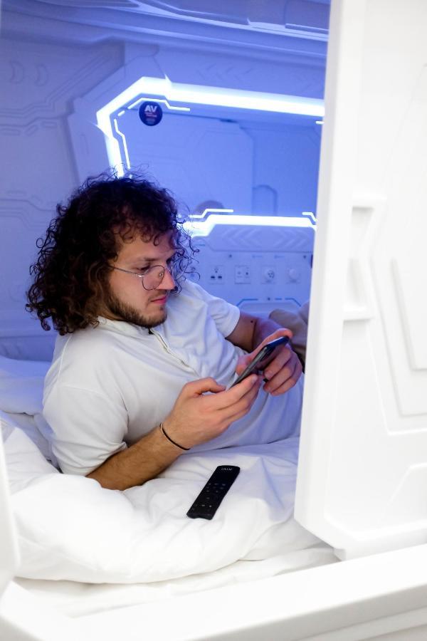 Av-1 Capsule Hotel كييف المظهر الخارجي الصورة