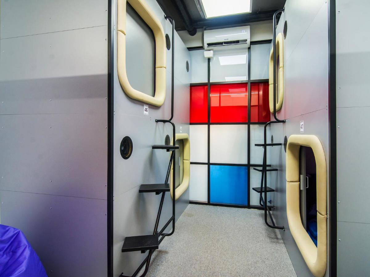 Av-1 Capsule Hotel كييف المظهر الخارجي الصورة